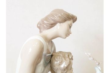 絶版　スペイン　リヤドロ　LLADRO　幼き頃　No.7649　限定4000体　フィギュリン(LA INFANCIA WHERE LOVES BEGINS、家族、ファミリー、陶器人形、置物、オブジェ、箱付き)(R-076745)