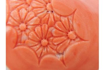 時代物　珊瑚　彫刻　美しい色と花の彫りが素敵な帯留め(サンゴ、和装小物、着物道具、帯締め、アクセサリー)(R-076747)