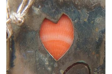時代物　珊瑚　彫刻　美しい色と花の彫りが素敵な帯留め(サンゴ、和装小物、着物道具、帯締め、アクセサリー)(R-076747)