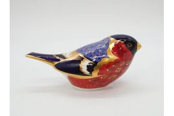 イギリス　ROYAL CROWN DERBY(ロイヤルクラウンダービー)　Bullfinch(ブルフィンチ)　華やかな中に可愛らしさを漂わせるフィギュリン(置き物、置物、陶器、オブジェ、ディスプレイ、2004、アトリ科ウソ属、小鳥、英国)(R-076748)
