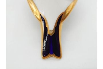 イギリス　ROYAL CROWN DERBY(ロイヤルクラウンダービー)　Bullfinch(ブルフィンチ)　華やかな中に可愛らしさを漂わせるフィギュリン(置き物、置物、陶器、オブジェ、ディスプレイ、2004、アトリ科ウソ属、小鳥、英国)(R-076748)