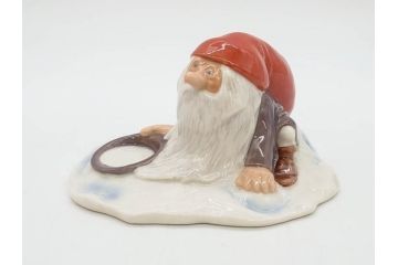デンマーク　ROYAL COPENHAGEN(ロイヤルコペンハーゲン)　つぶらな瞳が可愛らしい小びとのフィギュリン(ノーム、こびと、置き物、置物、陶器、オブジェ、ディスプレイ、北欧)(R-076749)
