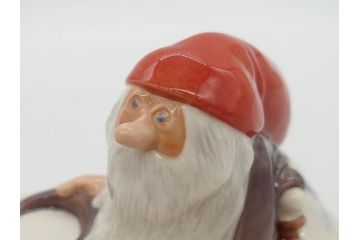 デンマーク　ROYAL COPENHAGEN(ロイヤルコペンハーゲン)　つぶらな瞳が可愛らしい小びとのフィギュリン(ノーム、こびと、置き物、置物、陶器、オブジェ、ディスプレイ、北欧)(R-076749)