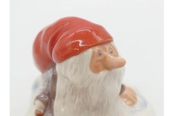 デンマーク　ROYAL COPENHAGEN(ロイヤルコペンハーゲン)　つぶらな瞳が可愛らしい小びとのフィギュリン(ノーム、こびと、置き物、置物、陶器、オブジェ、ディスプレイ、北欧)(R-076749)