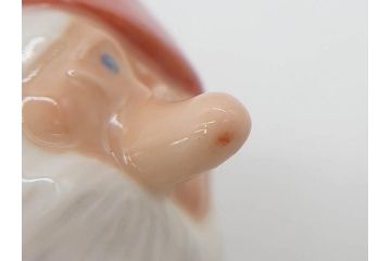 デンマーク　ROYAL COPENHAGEN(ロイヤルコペンハーゲン)　つぶらな瞳が可愛らしい小びとのフィギュリン(ノーム、こびと、置き物、置物、陶器、オブジェ、ディスプレイ、北欧)(R-076749)