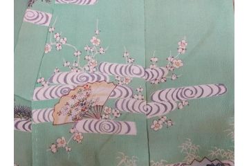 大正〜昭和初期　縮緬(ちりめん)　松竹梅　鶴　扇子　子供着物　振袖(子ども、古布、リメイク、衣装、Japanese KIMONO)(R-076755)