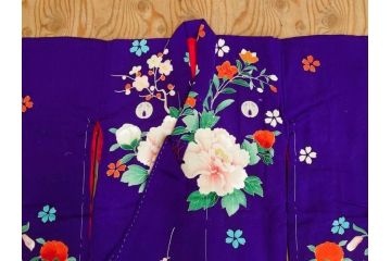 大正〜昭和初期　縮緬(ちりめん)　正絹　牡丹　梅　菊　桔梗　子供着物(子ども、古布、リメイク、衣装、Japanese KIMONO)(R-076758)