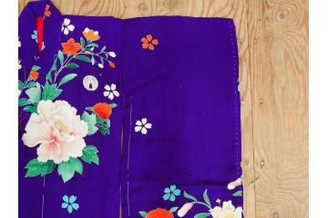 大正〜昭和初期　縮緬(ちりめん)　正絹　牡丹　梅　菊　桔梗　子供着物(子ども、古布、リメイク、衣装、Japanese KIMONO)(R-076758)