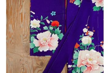大正〜昭和初期　縮緬(ちりめん)　正絹　牡丹　梅　菊　桔梗　子供着物(子ども、古布、リメイク、衣装、Japanese KIMONO)(R-076758)