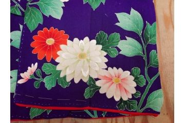 大正〜昭和初期　縮緬(ちりめん)　正絹　牡丹　梅　菊　桔梗　子供着物(子ども、古布、リメイク、衣装、Japanese KIMONO)(R-076758)