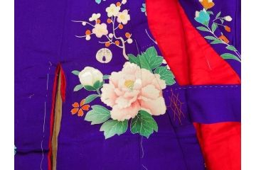 大正〜昭和初期　縮緬(ちりめん)　正絹　牡丹　梅　菊　桔梗　子供着物(子ども、古布、リメイク、衣装、Japanese KIMONO)(R-076758)