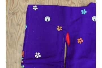 大正〜昭和初期　縮緬(ちりめん)　正絹　牡丹　梅　菊　桔梗　子供着物(子ども、古布、リメイク、衣装、Japanese KIMONO)(R-076758)