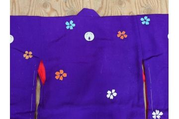 大正〜昭和初期　縮緬(ちりめん)　正絹　牡丹　梅　菊　桔梗　子供着物(子ども、古布、リメイク、衣装、Japanese KIMONO)(R-076758)
