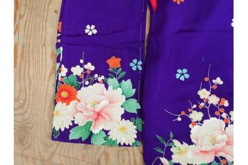 大正〜昭和初期　縮緬(ちりめん)　正絹　牡丹　梅　菊　桔梗　子供着物(子ども、古布、リメイク、衣装、Japanese KIMONO)(R-076758)