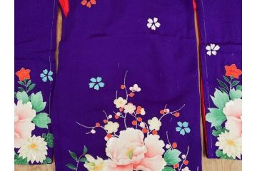 大正〜昭和初期　縮緬(ちりめん)　正絹　牡丹　梅　菊　桔梗　子供着物(子ども、古布、リメイク、衣装、Japanese KIMONO)(R-076758)