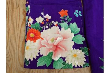 大正〜昭和初期　縮緬(ちりめん)　正絹　牡丹　梅　菊　桔梗　子供着物(子ども、古布、リメイク、衣装、Japanese KIMONO)(R-076758)