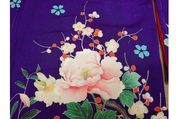 大正〜昭和初期　縮緬(ちりめん)　正絹　牡丹　梅　菊　桔梗　子供着物(子ども、古布、リメイク、衣装、Japanese KIMONO)(R-076758)