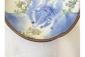 大正〜昭和初期　伊万里　色絵　猪に僮乗るの図　豚　花園　約23cm　7.5寸　繊細な図柄と色淡いが素敵な中皿(和皿、和食器、七寸五分)(R-076761)