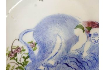 大正〜昭和初期　伊万里　色絵　猪に僮乗るの図　豚　花園　約23cm　7.5寸　繊細な図柄と色淡いが素敵な中皿(和皿、和食器、七寸五分)(R-076761)