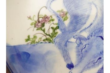 大正〜昭和初期　伊万里　色絵　猪に僮乗るの図　豚　花園　約23cm　7.5寸　繊細な図柄と色淡いが素敵な中皿(和皿、和食器、七寸五分)(R-076761)