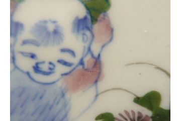 大正〜昭和初期　伊万里　色絵　猪に僮乗るの図　豚　花園　約23cm　7.5寸　繊細な図柄と色淡いが素敵な中皿(和皿、和食器、七寸五分)(R-076761)