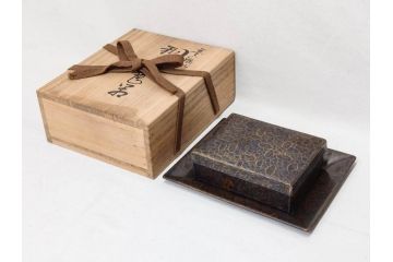 玉川堂　煙草盆(煙草箱、角盆付蓋物、煙草具、たばこ盆、タバコ盆、小物入れ、小箱、共箱付き)(R-076768)