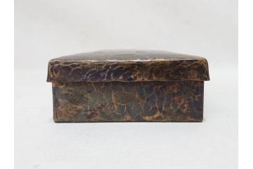 玉川堂　煙草盆(煙草箱、角盆付蓋物、煙草具、たばこ盆、タバコ盆、小物入れ、小箱、共箱付き)(R-076768)
