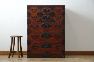 中古　美品　岩谷堂箪笥　美しい木目と存在感のある龍の金具が目を惹く和箪笥　(R-076773)