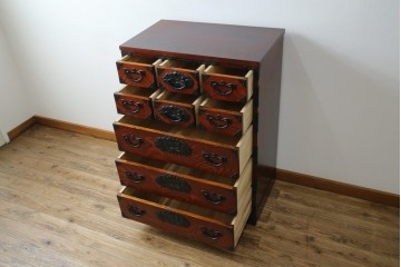 中古　美品　岩谷堂箪笥　美しい木目と存在感のある龍の金具が目を惹く和箪笥　(R-076773)