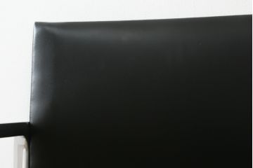 中古　美品!!　Cassina(カッシーナ)　184EVE(イヴ)　洗練されたモダンデザインが目を引くアームチェア(ダイニングチェア、椅子、イス)(定価約30万円)(R-076780)
