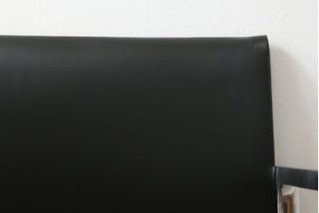 中古　美品!!　Cassina(カッシーナ)　184EVE(イヴ)　洗練されたモダンデザインが目を引くアームチェア(ダイニングチェア、椅子、イス)(定価約30万円)(R-076780)