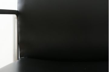 中古　美品!!　Cassina(カッシーナ)　184EVE(イヴ)　洗練されたモダンデザインが目を引くアームチェア(ダイニングチェア、椅子、イス)(定価約30万円)(R-076780)
