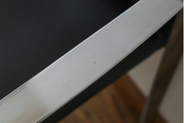 中古　美品!!　Cassina(カッシーナ)　184EVE(イヴ)　洗練されたモダンデザインが目を引くアームチェア(ダイニングチェア、椅子、イス)(定価約30万円)(R-076780)