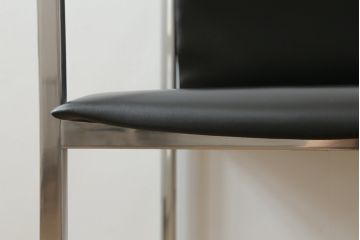 中古　美品!!　Cassina(カッシーナ)　184EVE(イヴ)　洗練されたモダンデザインが目を引くアームチェア(ダイニングチェア、椅子、イス)(定価約30万円)(R-076780)