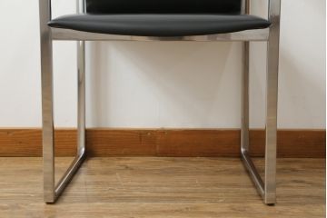 中古　美品!!　Cassina(カッシーナ)　184EVE(イヴ)　洗練されたモダンデザインが目を引くアームチェア(ダイニングチェア、椅子、イス)(定価約30万円)(R-076780)