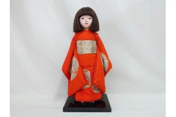 工房朋　春幸作　ガラスケース付き　ほっこりとした可愛らしさのある市松人形(古布、着物、子供、子ども、女の子、着せ替え人形)(R-076781)