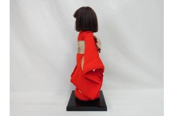 工房朋　春幸作　ガラスケース付き　ほっこりとした可愛らしさのある市松人形(古布、着物、子供、子ども、女の子、着せ替え人形)(R-076781)