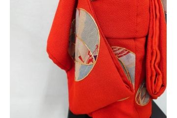 工房朋　春幸作　ガラスケース付き　ほっこりとした可愛らしさのある市松人形(古布、着物、子供、子ども、女の子、着せ替え人形)(R-076781)