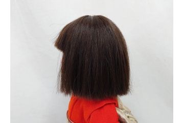 工房朋　春幸作　ガラスケース付き　ほっこりとした可愛らしさのある市松人形(古布、着物、子供、子ども、女の子、着せ替え人形)(R-076781)