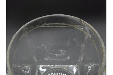 アンティーク雑貨　当時物　デッドストック　アルミ蓋　レトロな雰囲気漂うガラス瓶3個セット(角型、角瓶、キャニスター、ガラスビン、菓子瓶、硝子、フタ付き、小物入れ、ディスプレイ雑貨、古道具、店舗什器)(R-076783)