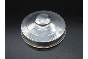 アンティーク雑貨　当時物　デッドストック　アルミ蓋　レトロな雰囲気漂うガラス瓶3個セット(角型、角瓶、キャニスター、ガラスビン、菓子瓶、硝子、フタ付き、小物入れ、ディスプレイ雑貨、古道具、店舗什器)(R-076783)