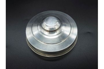 アンティーク雑貨　当時物　デッドストック　アルミ蓋　レトロな雰囲気漂うガラス瓶3個セット(角型、角瓶、キャニスター、ガラスビン、菓子瓶、硝子、フタ付き、小物入れ、ディスプレイ雑貨、古道具、店舗什器)(R-076783)
