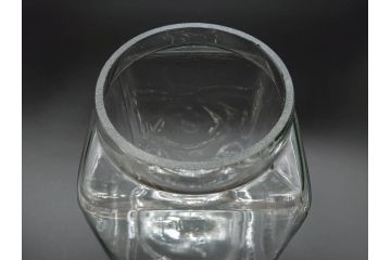アンティーク雑貨　当時物　デッドストック　アルミ蓋　大・中・小　色々な用途に対応できる蓋付きガラス瓶3個セット(角瓶、角型、硝子、キャニスター、ガラスビン、菓子瓶、小物入れ、ディスプレイ雑貨、古道具、店舗什器、フタ付き)(R-076784)