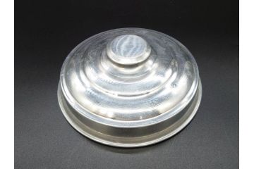 アンティーク雑貨　当時物　デッドストック　アルミ蓋　大・中・小　色々な用途に対応できる蓋付きガラス瓶3個セット(角瓶、角型、硝子、キャニスター、ガラスビン、菓子瓶、小物入れ、ディスプレイ雑貨、古道具、店舗什器、フタ付き)(R-076784)
