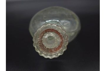 大正〜昭和初期　FEEDING BOTTLE　I.IWASAKI&CO.　レトロなディスプレイを盛り上げるエンボス瓶(哺乳瓶、ボトル、日本製、ガラス瓶)(R-076785)