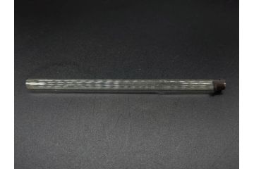 大正〜昭和初期　FEEDING BOTTLE　I.IWASAKI&CO.　レトロなディスプレイを盛り上げるエンボス瓶(哺乳瓶、ボトル、日本製、ガラス瓶)(R-076785)