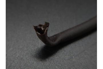 大正〜昭和初期　FEEDING BOTTLE　I.IWASAKI&CO.　レトロなディスプレイを盛り上げるエンボス瓶(哺乳瓶、ボトル、日本製、ガラス瓶)(R-076785)
