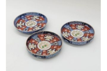 江戸期　古伊万里　色絵　染付　約13cm　4.3寸　華やかな図柄が目を惹く小皿3枚セット(和皿、和食器、四寸三分)(R-076788)