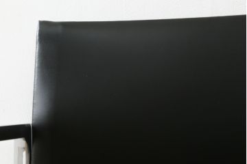 中古　美品!!　Cassina(カッシーナ)　184EVE(イヴ)　洗練されたモダンデザインが目を引くアームチェア(ダイニングチェア、椅子、イス)(定価約30万円)(R-076794)