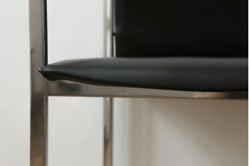 中古　美品!!　Cassina(カッシーナ)　184EVE(イヴ)　洗練されたモダンデザインが目を引くアームチェア(ダイニングチェア、椅子、イス)(定価約30万円)(R-076794)